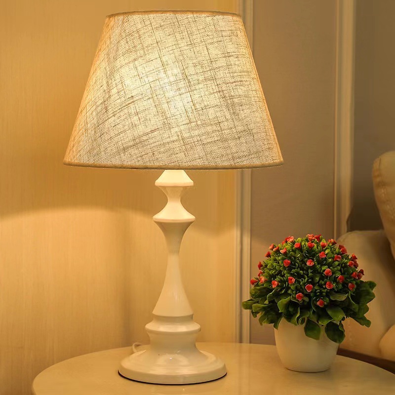 American Desk Lamp Retro Bedside Lamp Hotel Project Bedroom Desk Lamp Office Study Led Light Eye Protection Dimming Night Light details Picture