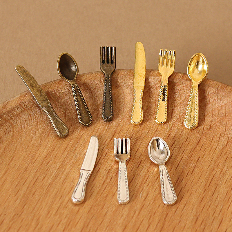 Dollhouse miniature classic knife, fork and spoon tableware simulation mini dollhouse scene model Decorative small ornaments details Picture