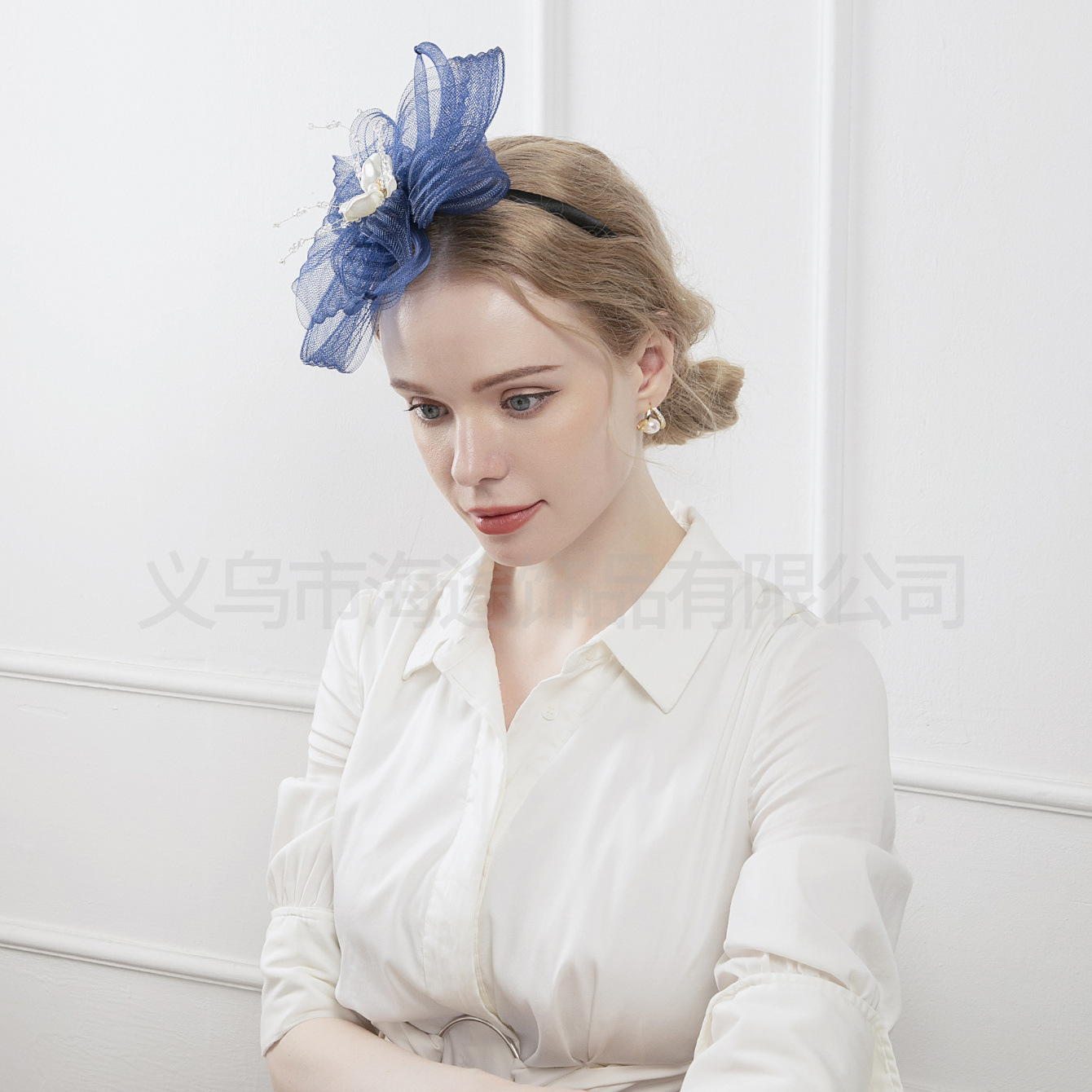 European and American navy blue new shell headwear, bride's headwear, crystal beads, shell pearls, feathers, net gauze headwear, top hat and hair accessory Specification image