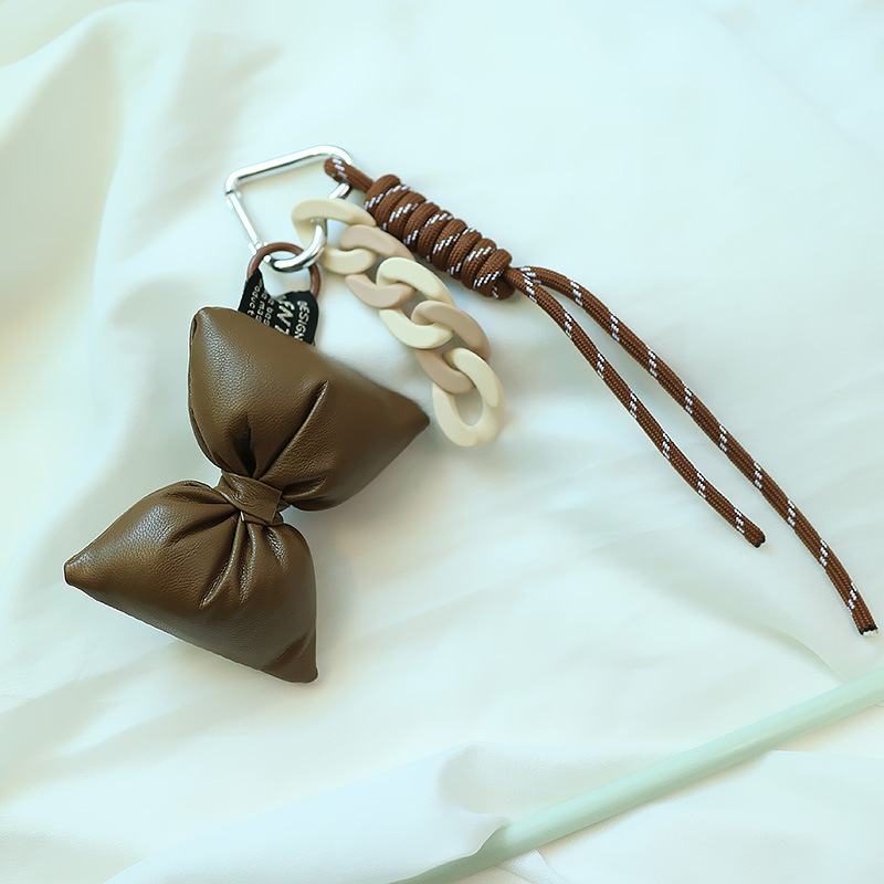 Airbag filled cotton bow, ins sweet keychain pendant, the same style miu bag pendant on Xiaohongshu, fashionable accessory Application Scenario