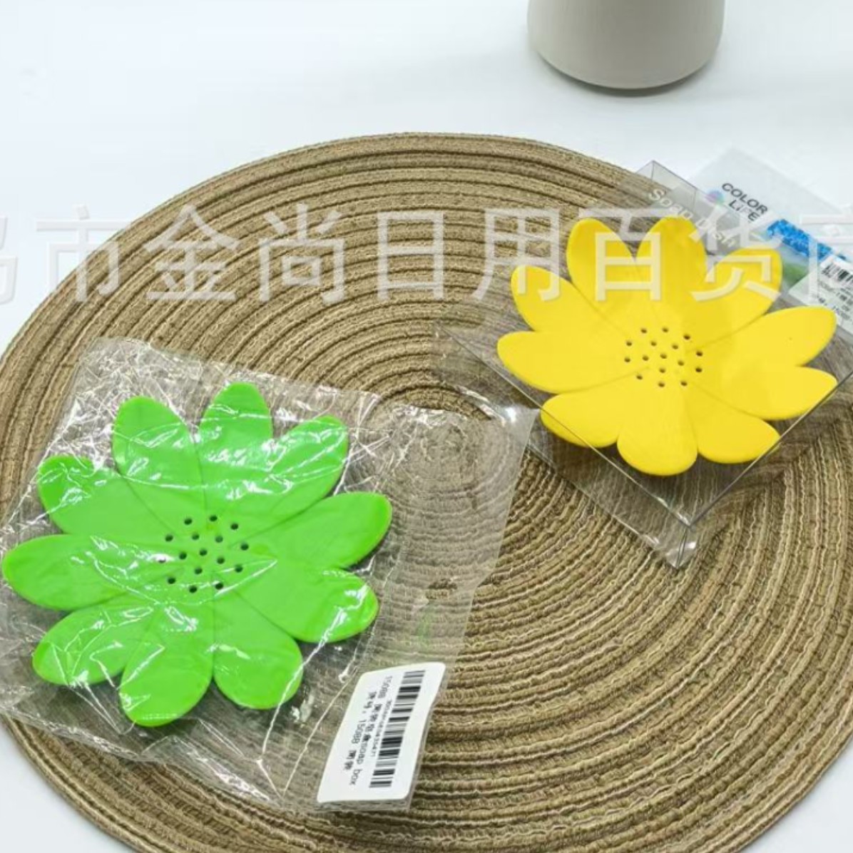 Wholesale single-layer petal new minimalist style household soap box, soap box, non-perforated storage rack and storage box Item Picture