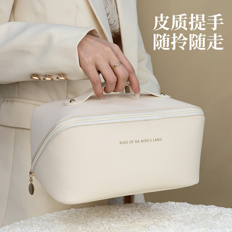 Advanced Sense Cloud Pillow Makeup Bag Portable Makeup Case Travel Toiletry Storage Bag Portable Makeup Bag Wholesale details Picture