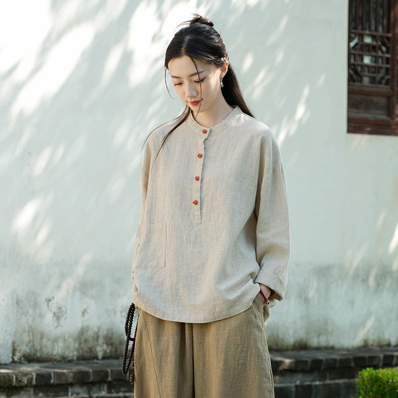 女式衬衫实物图