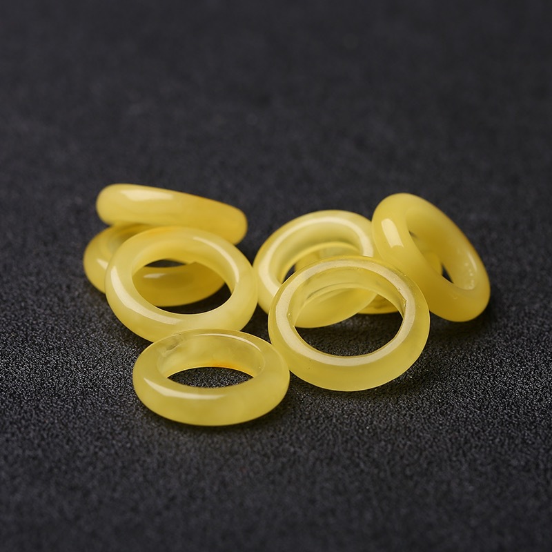 Manufacturers Directly Supply Russian Beeswax Running Ring Men's And Women's Bagel Accessories Clasp Ring Play Accessories Chicken Fat Yellow Ring Straight Specification drawing