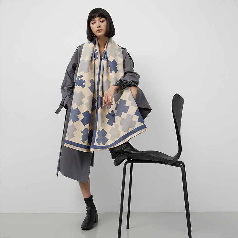 Autumn And Winter New Scarf Women's Shawl Fashion Fork Print Korean Version Small Clear Collar Thick Imitation Cashmere Fringe details Picture
