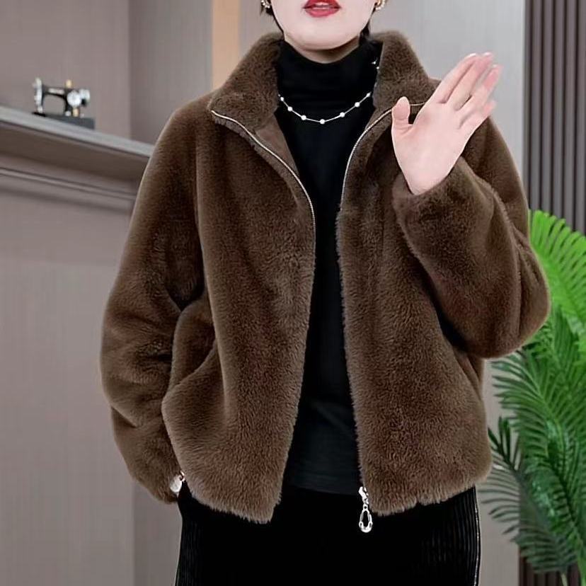 皮毛一体毛绒外套女冬季新款中年妈妈超好看洋气今年流行短款上衣