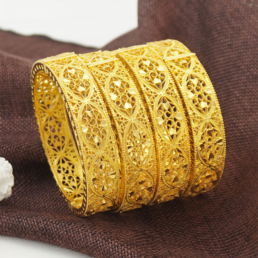 Elegant and fashionable gold-plated hollowed-out floral women's bracelet from the Middle East, for daily wear and as a gift for brides' parties details Picture