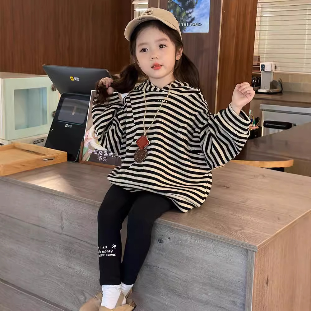 Girls' striped hooded sweatshirt in Korean style, loose and stylish, 2024 autumn ins children's clothing, small and medium-sized hoodies for export wholesale Specification image