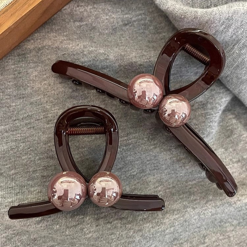 Cross-border large coffee-colored pearl claw clip for women, high-end look, shark clip at the back of the head, thick hair clip accessory pic 1