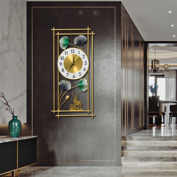 New Chinese-style ginkgo leaf wall clock, a fashionable and light luxury wall decoration for the living room, is a silent wall-mounted clock decoration