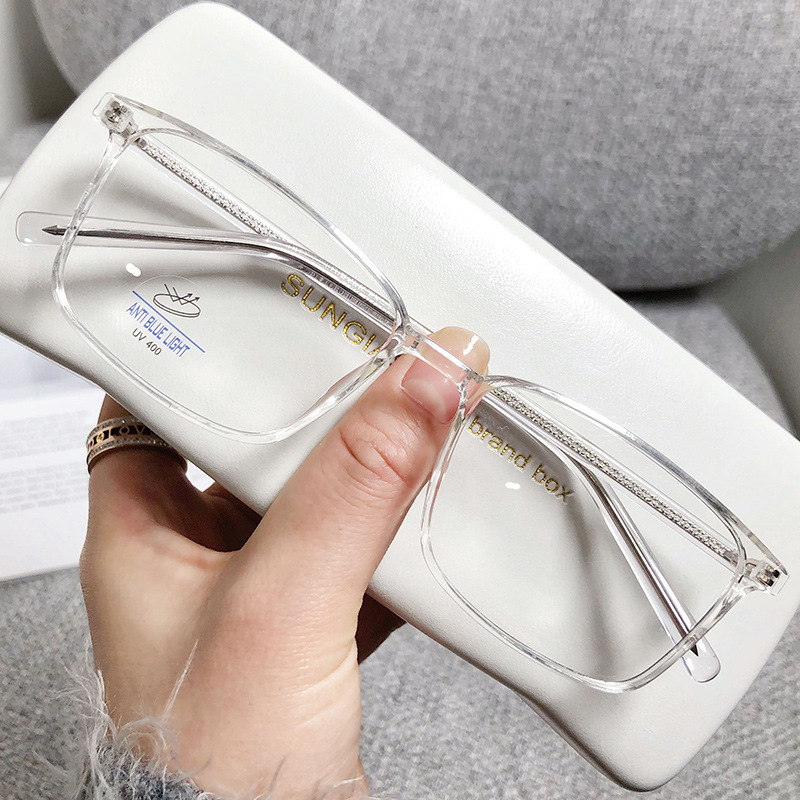 Stylish And Simple Plain Frame Women's Flat Lens Tr90 Anti-Blue Light Glasses Can Be Matched With Myopia Wholesale Application Scenario