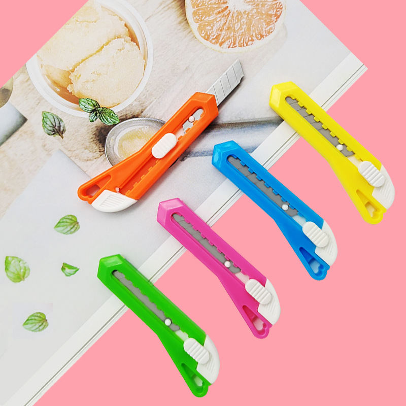 Factory wholesale stainless steel mini utility knives, small candy-colored convenient express unboxing knives, paper cutting and wallpaper knives details Picture