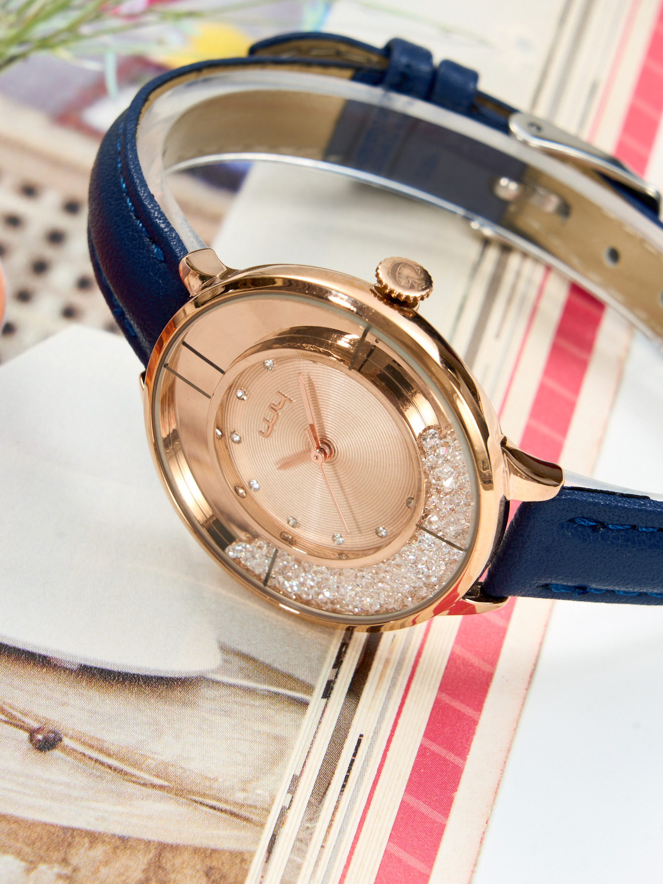 源头实力厂家夏季时尚手表镶钻流沙表盘走珠双表面韩版女学生手表详情5