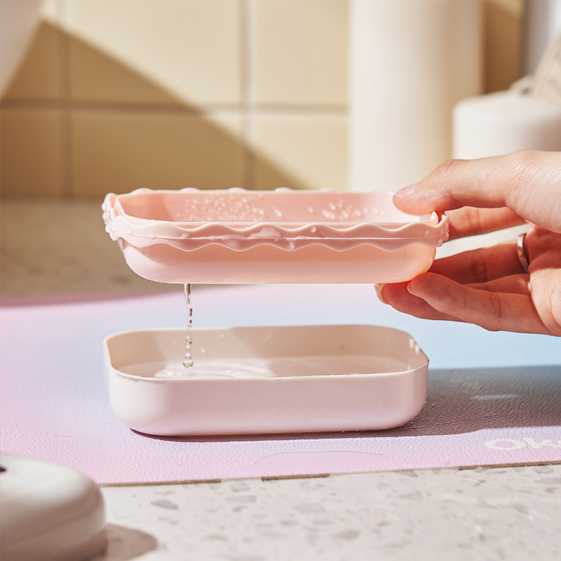 Cartoon cute soap box with lid, draining water, student dormitory bathroom, home bathroom creative portable soap box Specification image