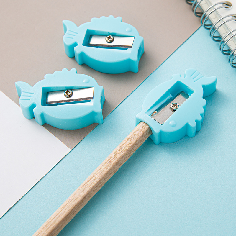 Cross-border direct supply of 3 packs single hole small fish pencil sharpener mini portable pencil sharpener manual cute student pencil sharpener details Picture