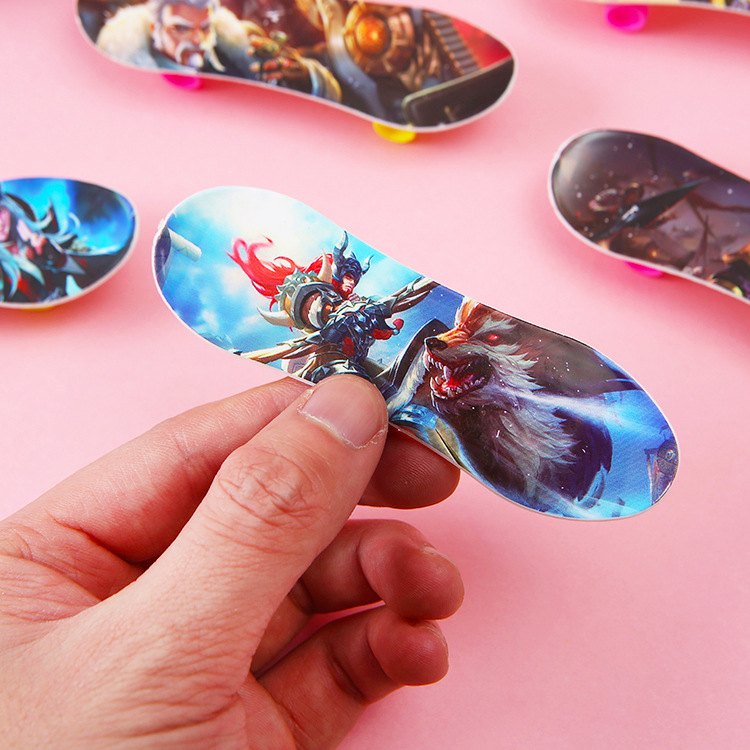 Cartoon Finger Skateboard Model Toy Creative Mini Tabletop Gift Ground Stall Supply Children's Prize Toys details Picture