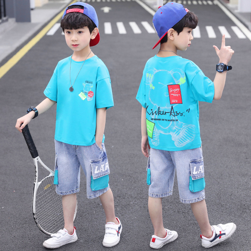 The new 2022 Korean version two-piece children's set for kids, a cool and stylish top and pants for big kids, is a trendy summer outfit in red Specification image