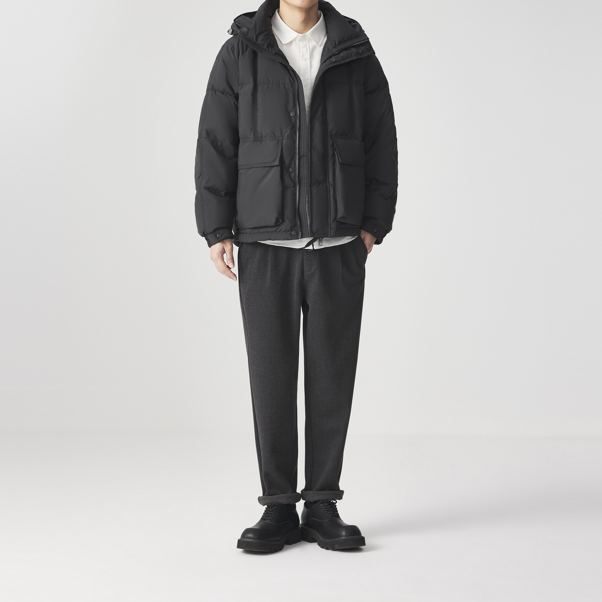 Momeck's simple and loose hooded down jacket for men 2024 Winter, with shoulder sleeves for warmth, men's coat 88596 Application Scenario