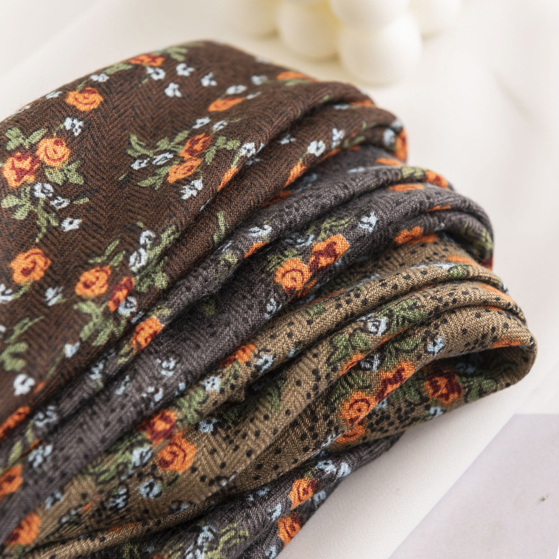 Literary And Vintage Style Printed Imitation Silk Scarf Fresh Sweet Floral Small Square Scarf Female Small Fresh Professional Wear Scarf Application Scenario