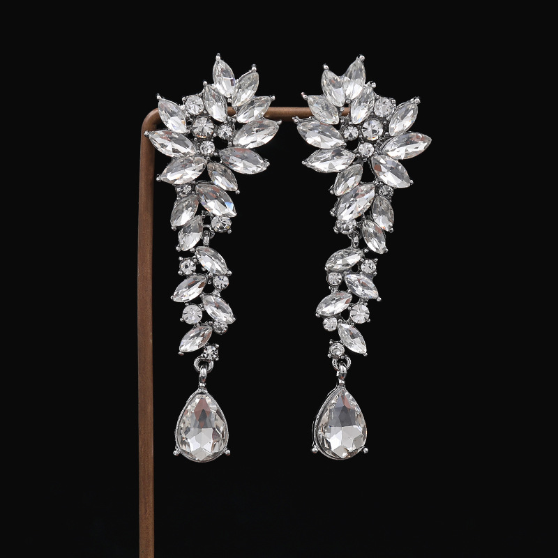 New Sexy European And American Fashion Earrings Drop Shape Personality Earrings Female Bride Wedding Wedding Accessories Specification drawing