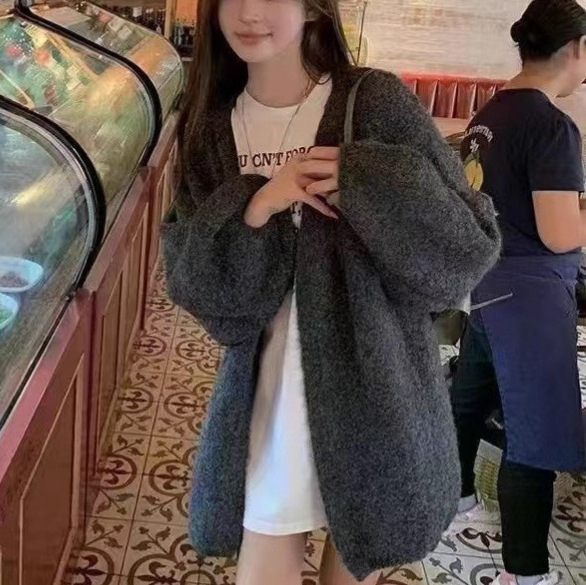 成人冬装裙装/毛衣/金绣贸易/针织短袖/服装产品图