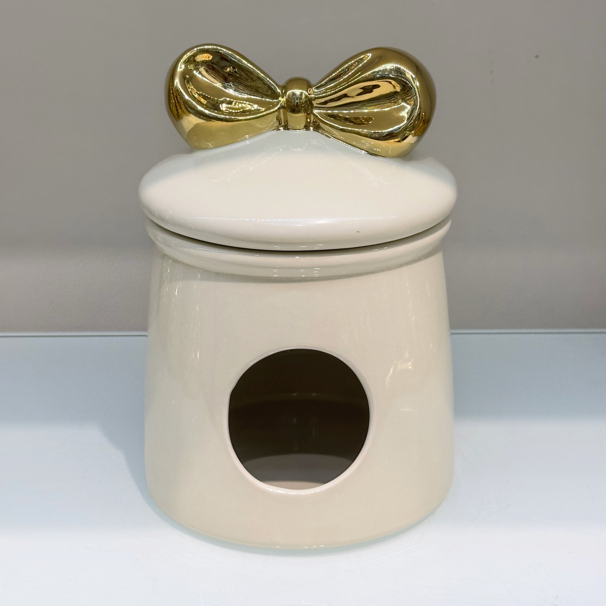 Cute bow-shaped cylindrical ceramic tissue box, home living room coffee table dust-proof tissue box, desktop napkin box with thermos cup, cute bow-shaped cylindrical ceramic tissue box, home living room coffee table dust-proof tissue box table pic 2