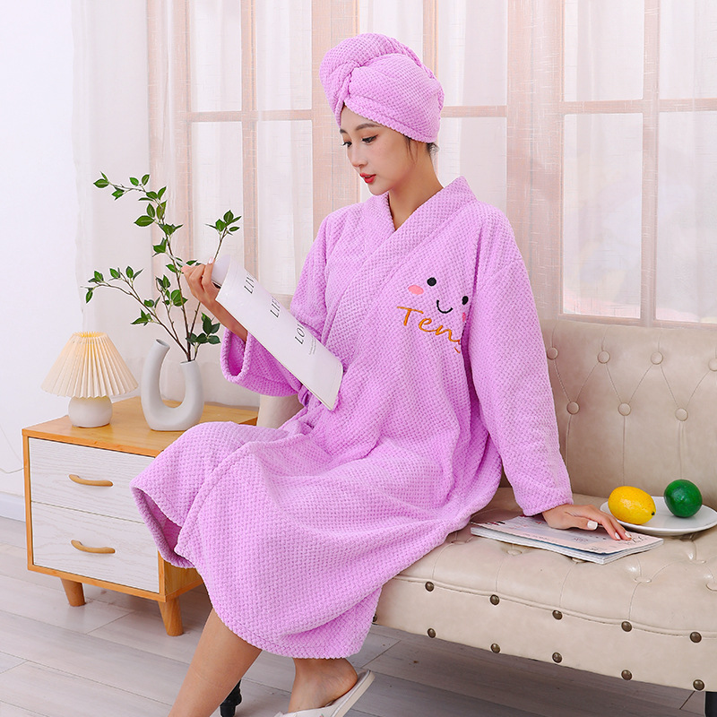 Winter bathrobes, ladies can wear bath towels, coral fleece thickened home cross-tied long-sleeved bath skirts, and wholesale dry hair caps Application Scenario