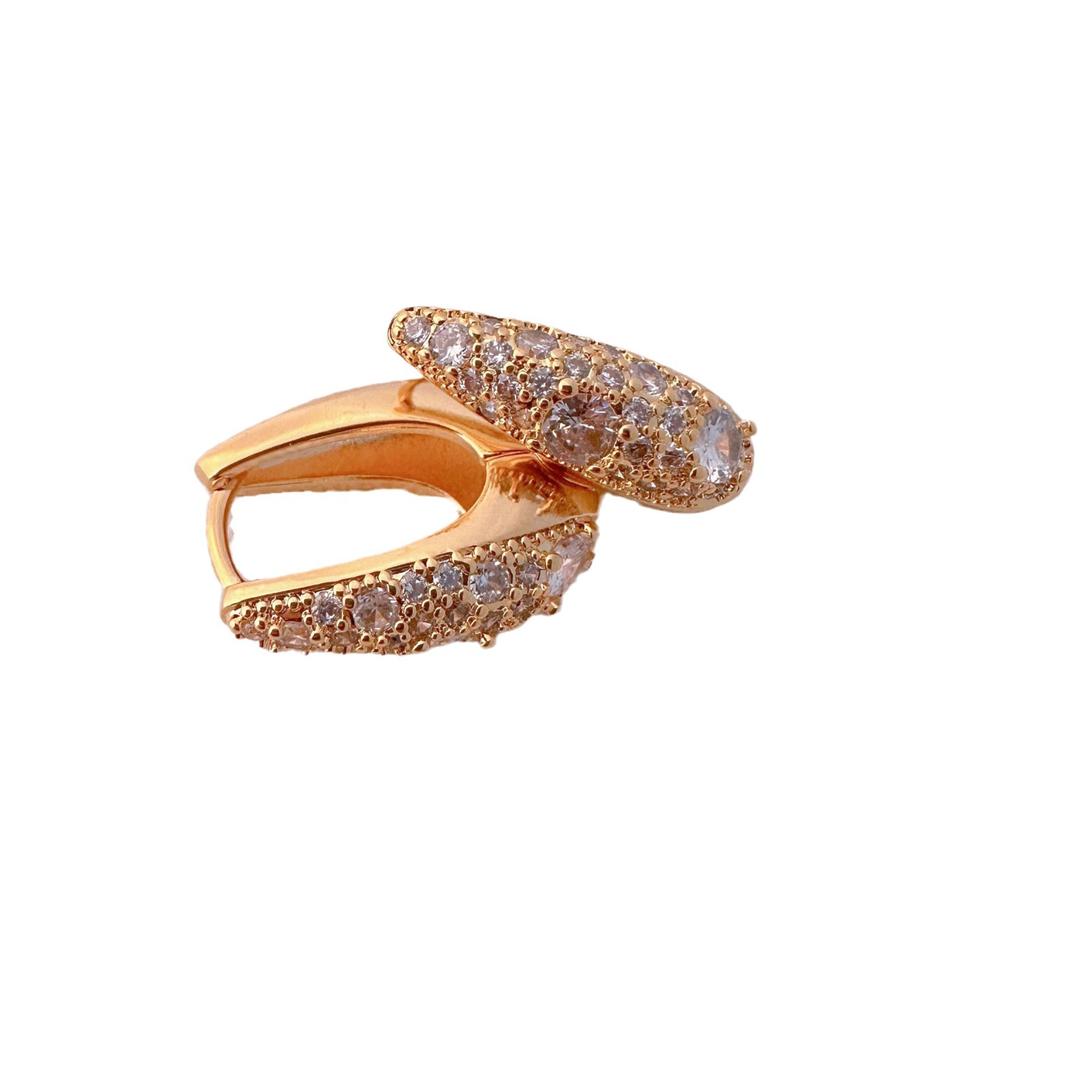 The micro-inlaid zircon and diamond-encrusted oval metal ear buckles, the shiny zircon ear buckles, are fashionable, simple and elegant in design, versatile for women Item Picture