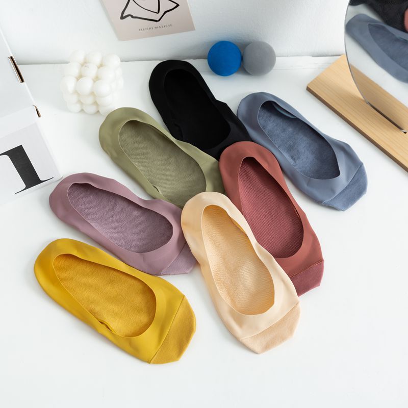 Wholesale of spring and summer style shallow-cut Morandi color cotton-soled invisible socks with breathable ice silk silicone hidden sock covers Specification image