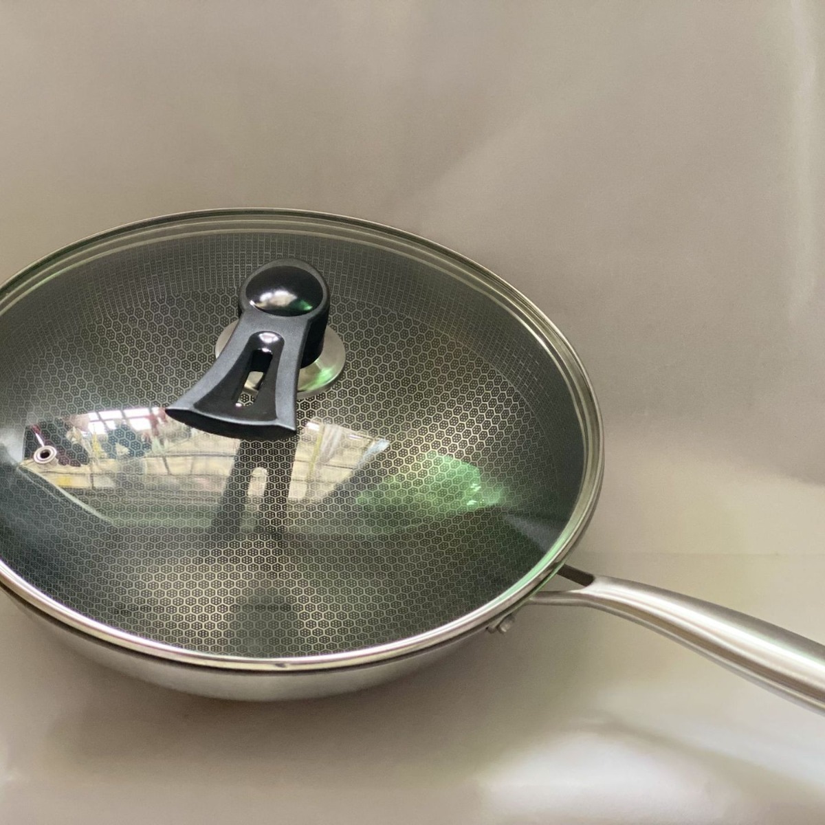 Stainless Steel Wok With Vertical Glass Lid Household Uncoated Wok