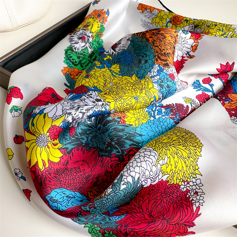 Flower Horse Light Luxury Scarf Match Color Silk Scarf Imitation Silk 70X70cm Scarf Women's Square Shawl Travel Scarf Application Scenario