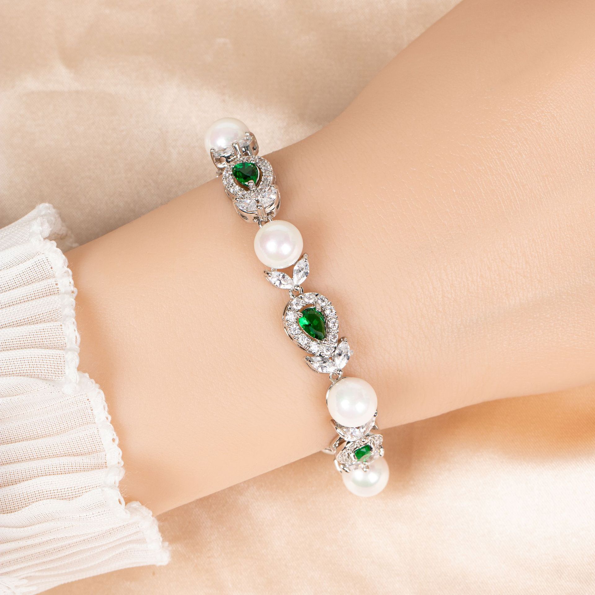 Wholesale of luxury pearl and gemstone bracelets from Europe and America, fully diamond AAA zircon, exquisite banquet accessories, and bridal jewelry Specification image