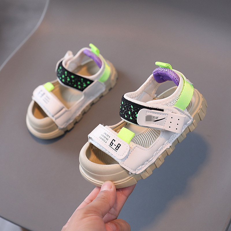 Zapatos de hombre y niño bolsas sandalias verano 2024 nuevo deporte niños zapatos de playa verano antideslizante zapatos de niña suela suave Application Scenario