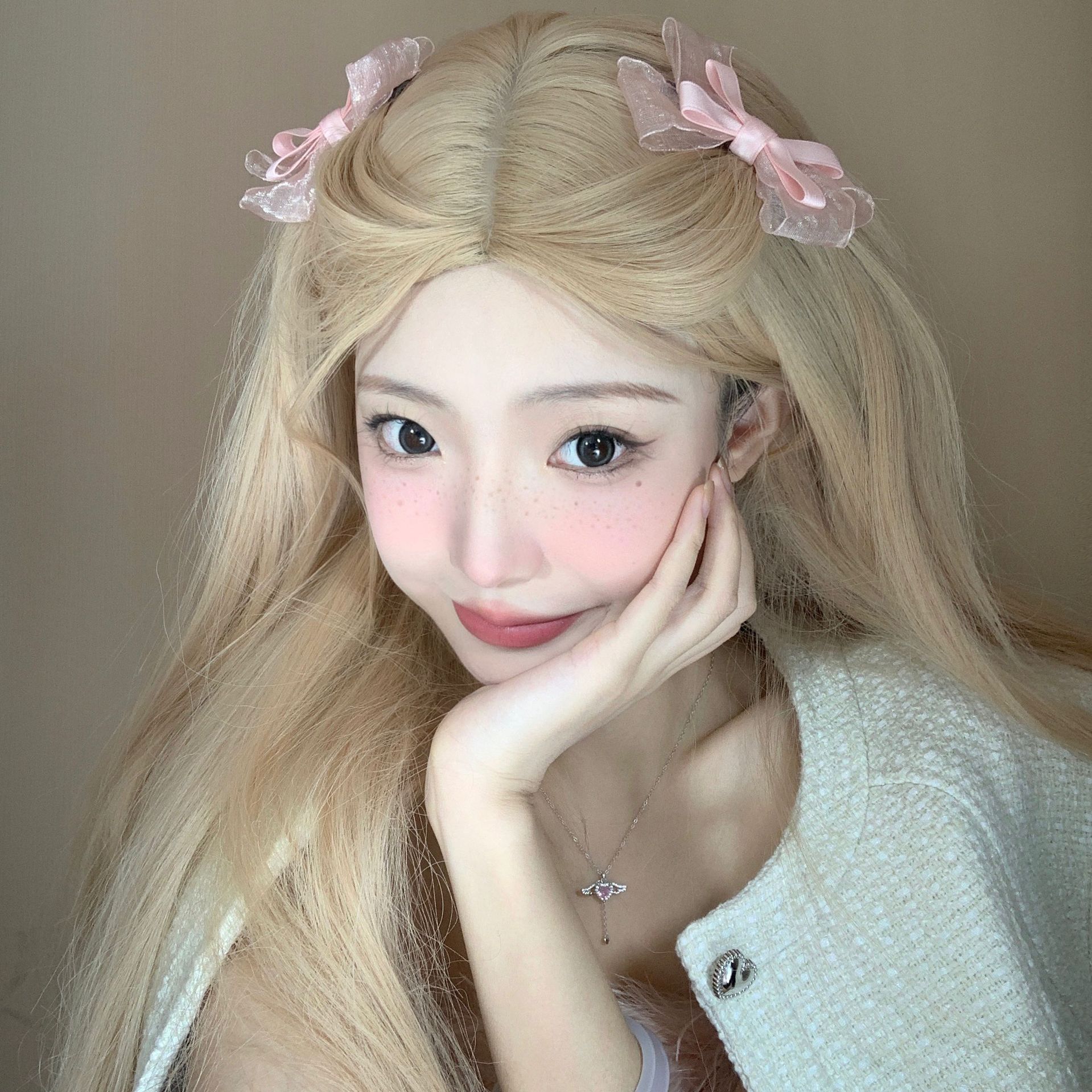 Honey Cream Pink Bow Hair Clip Sweet Soft Girl Bangs Clip To Clip Clip Hair Clip With Girly Hair Accessories Application Scenario