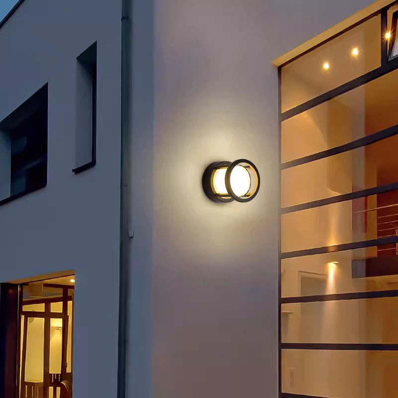 Wall lamps, column head lamps, outdoor dual-purpose and multi-purpose courtyard lamps, fence outdoor waterproof lamps, villa gate wall and column lamps Application Scenario