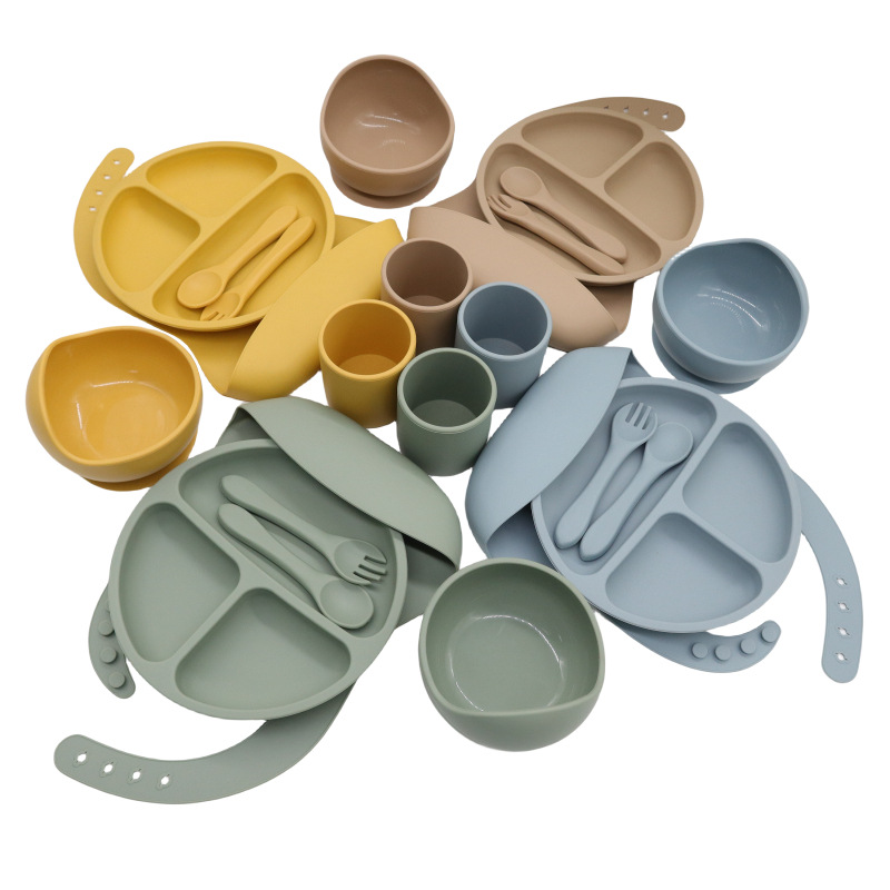 硅胶儿童餐具食品级圆形分格餐盘母婴餐具宝宝辅食碗叉勺围兜套装图