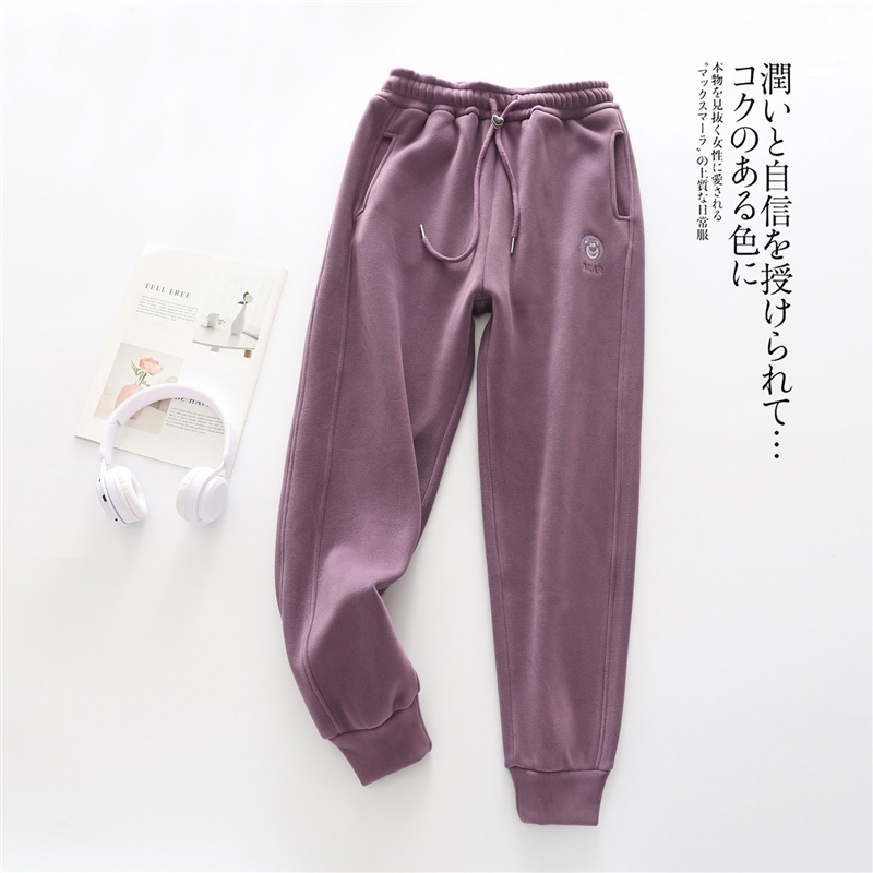 Spring and autumn new style of versatile outerwear embroidered strawberry bear sportswear pants for women, large-sized slimming, windproof and tight-fitting sweatpants wholesale Application Scenario