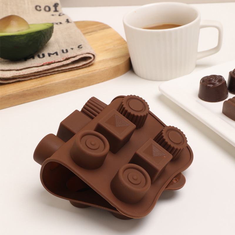 DIY baking molds, heart-shaped silicone chocolate molds, high-temperature resistant silicone jelly pudding, factory direct sales Specification image