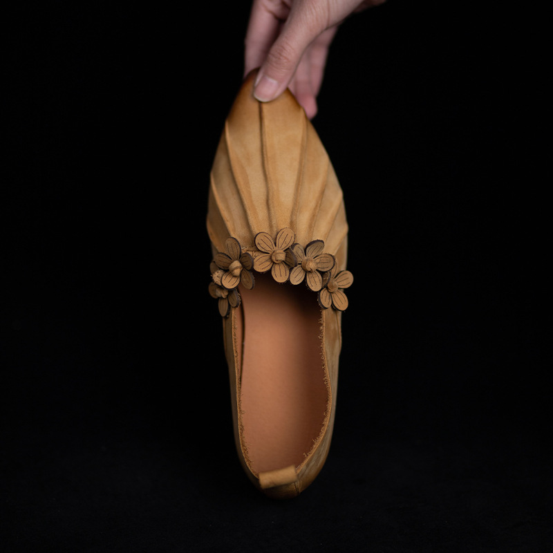 尖头真皮单鞋女法式复古手工花朵单鞋气质老钱风透气软底爆款女鞋