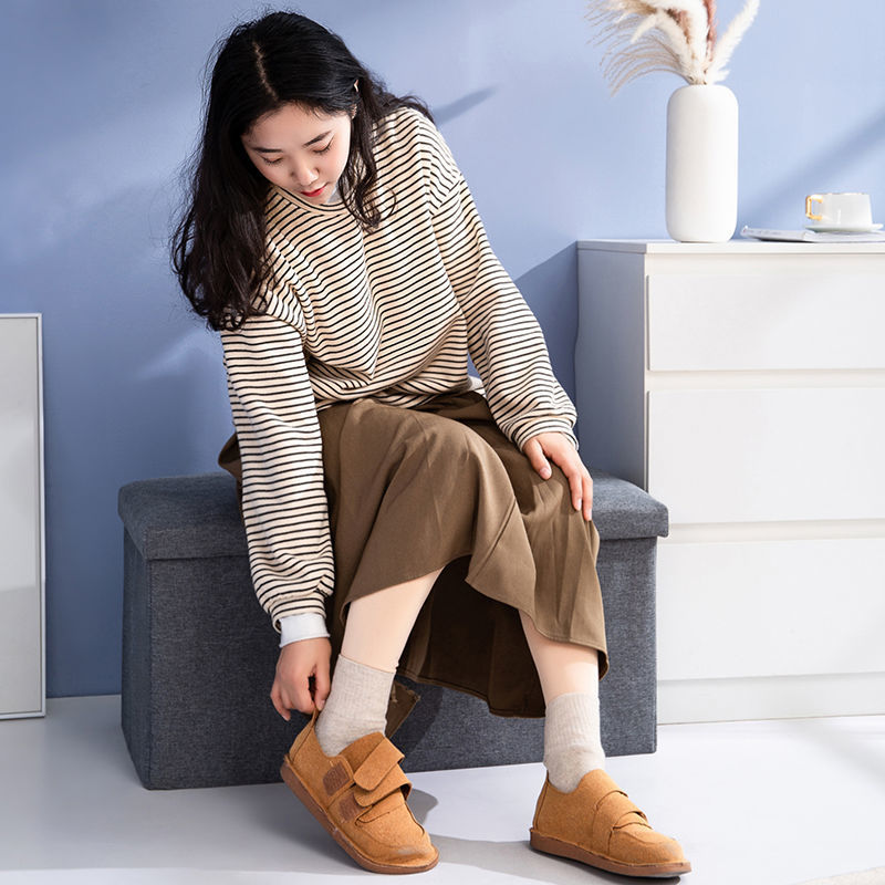 Rectangular Storage Stool Storage Stool Folding Storage Box Can Sit Home Multi-Functional Shoe Stool Children's Sofa Stool Application Scenario