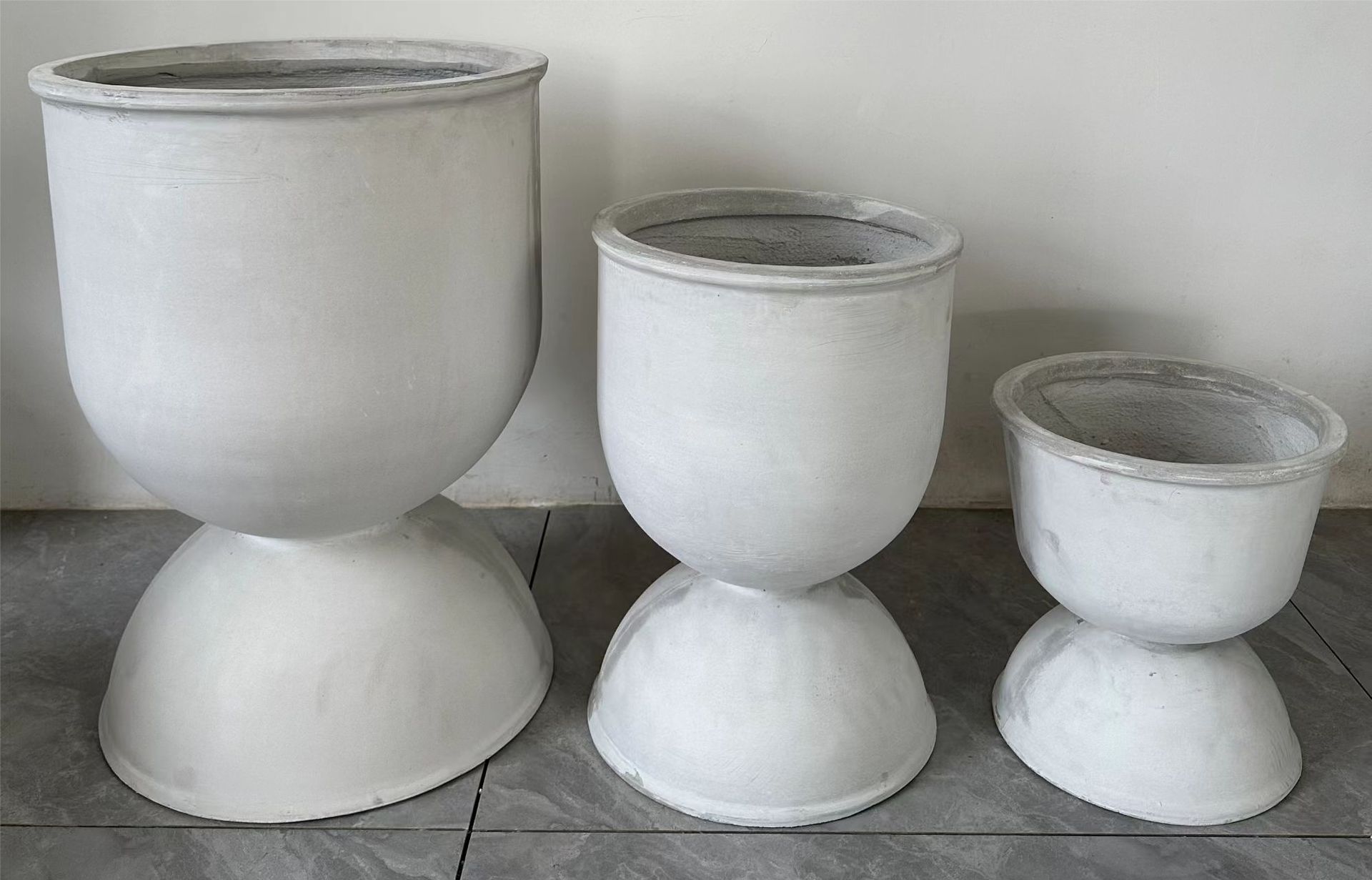 Nordic Style Round Cement Flowerpot Decoration Arrangement Planting Item Picture