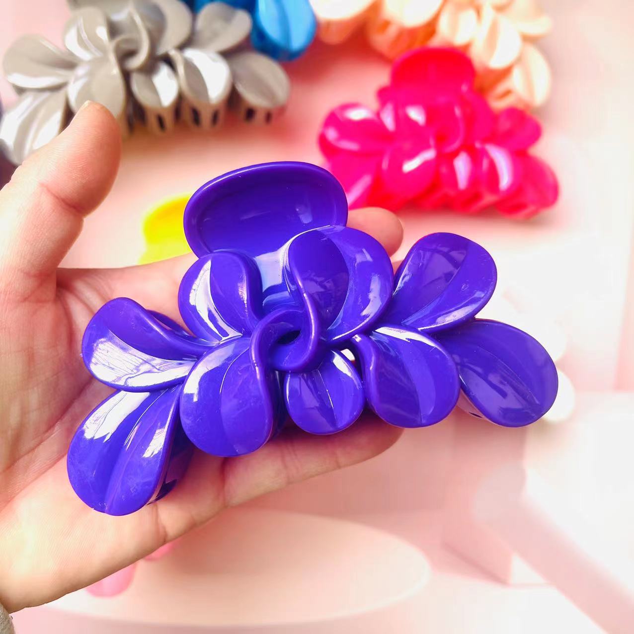 【 Zone 1-5 】6984 Leaf-shaped Gripper 12/ Bag 840/ Piece Modern and Simple Gripper for Girls, Hair Gripper, Colorful New Gripper, Leaf-shaped Gripper details Picture