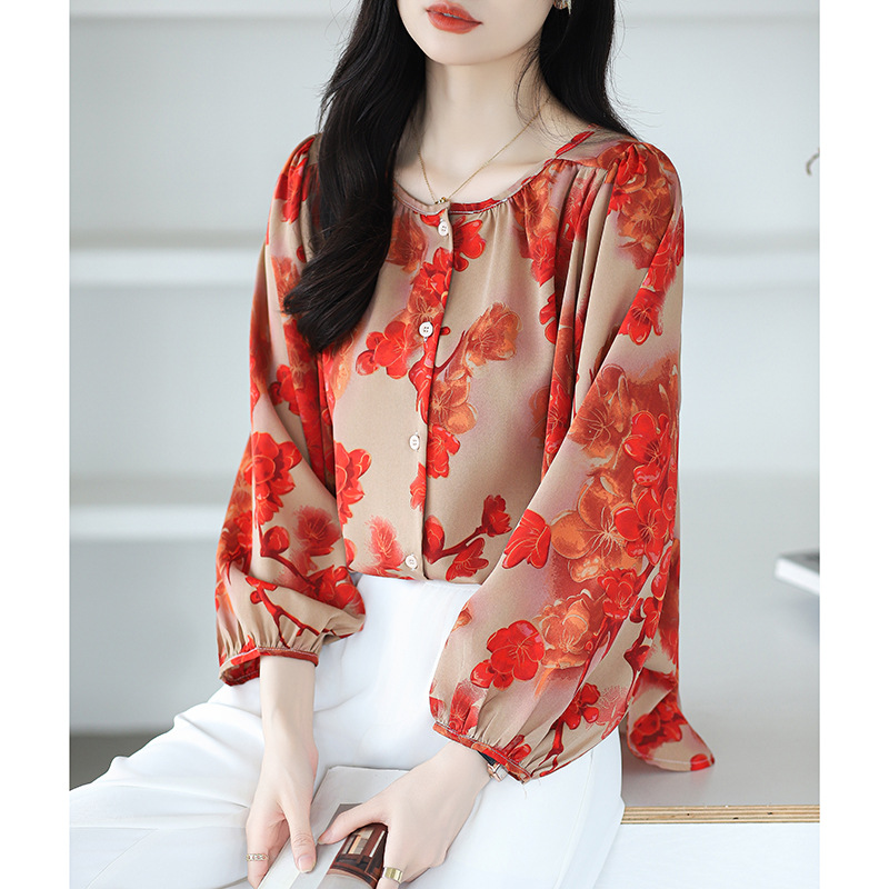 Real shot, cross-border stock, loose, large-sized printed chiffon shirt for women's autumn new style, fashionable and youthful mom top