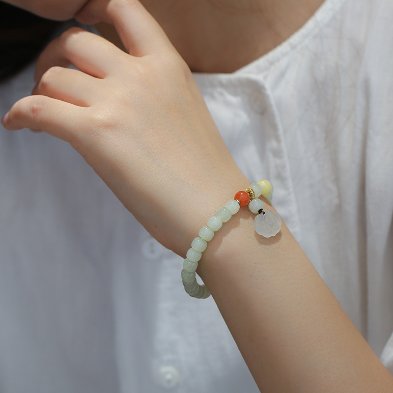 Natural Hetian jade bracelet paired with amber and red agate Hetian jade ruyi bracelet, a fresh and retro style women's accessory