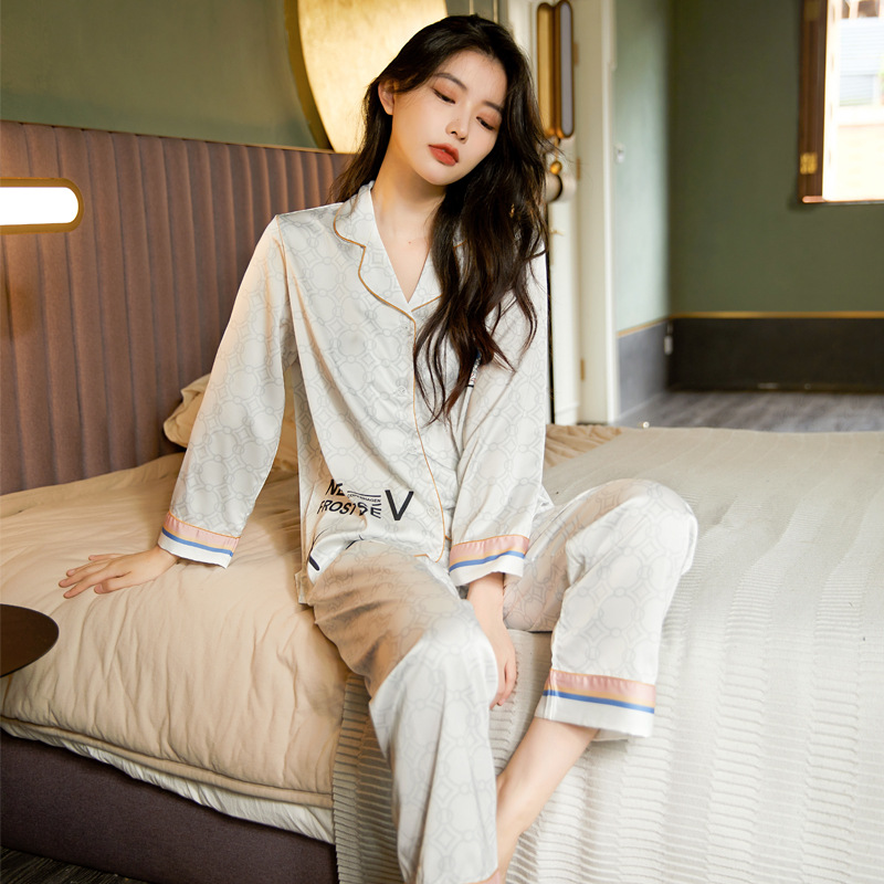 Spring and summer ice silk pajamas for women's home wear. Samples and pictures are supported. Cardigans, long-sleeved shirts and long pants for home wear Specification image