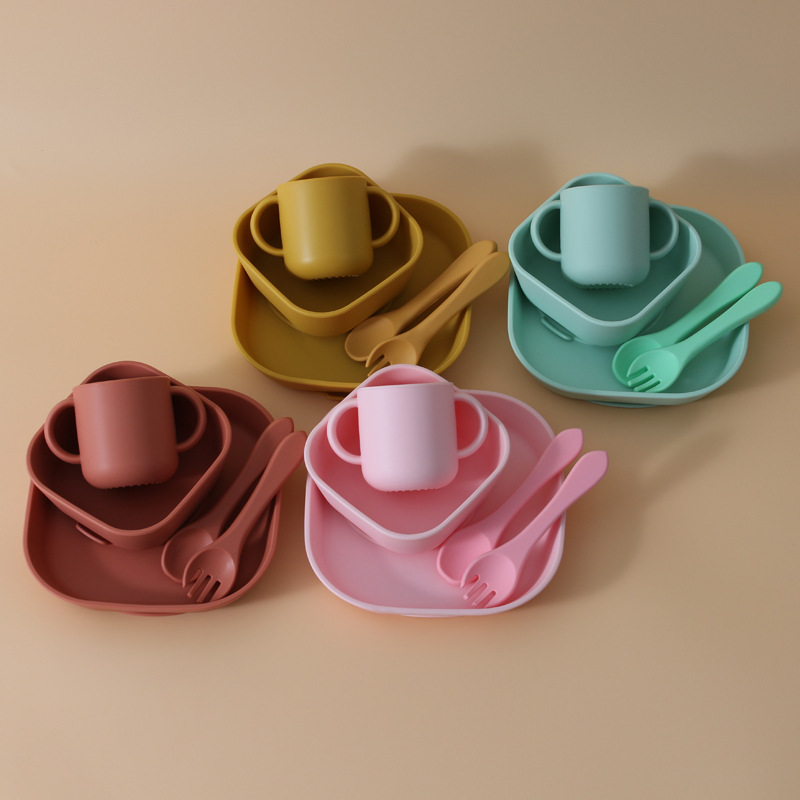 Food-grade silicone tableware set, children's square plate, bowl, cup, fork and spoon 4-piece set, unbreakable and heat-resistant Dinnerwar details Picture