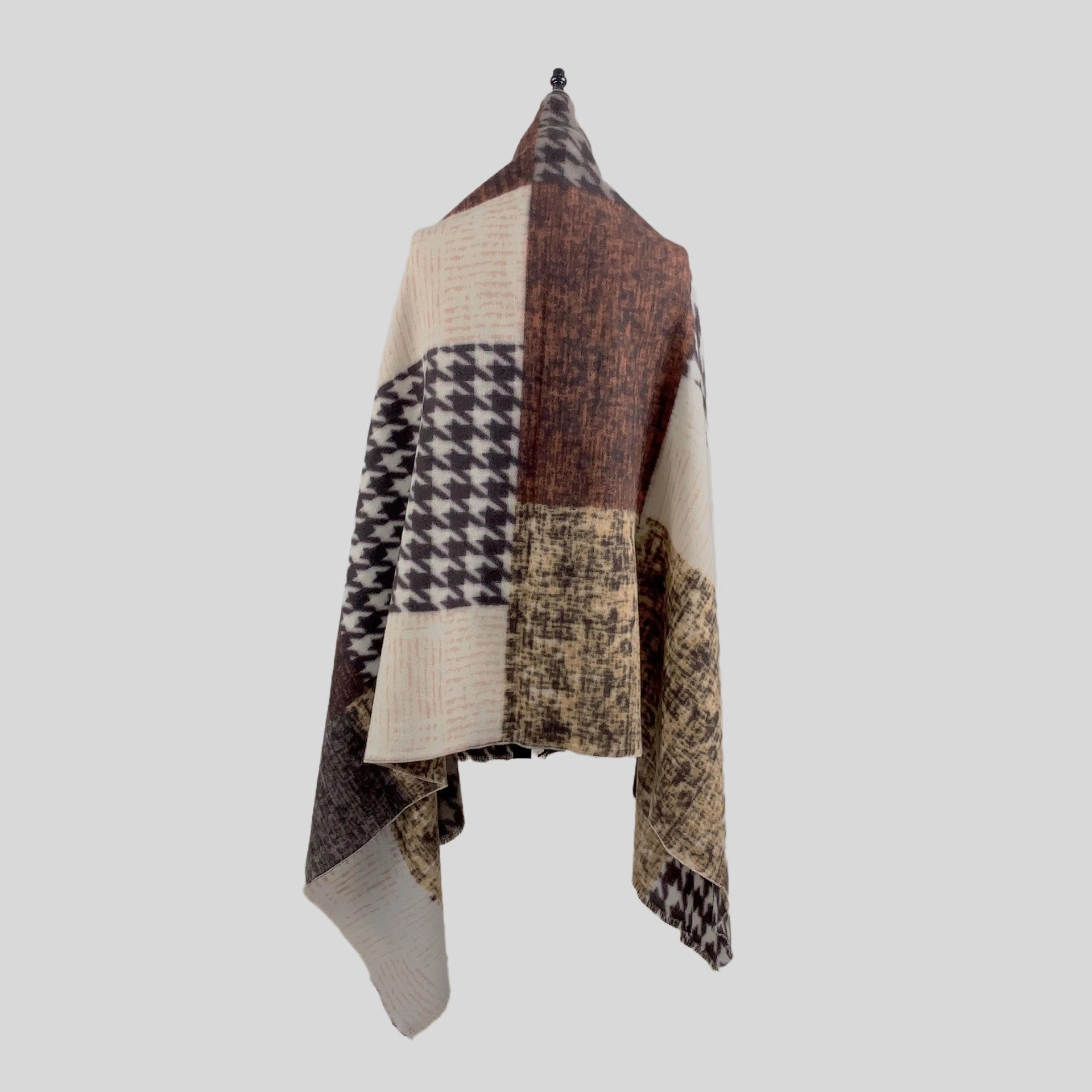 A thousand-bird checkered short beard scarf for women, versatile for autumn and winter. A Korean-style faux cashmere scarf, thickened and warm on Instagram, cross-border Application Scenario