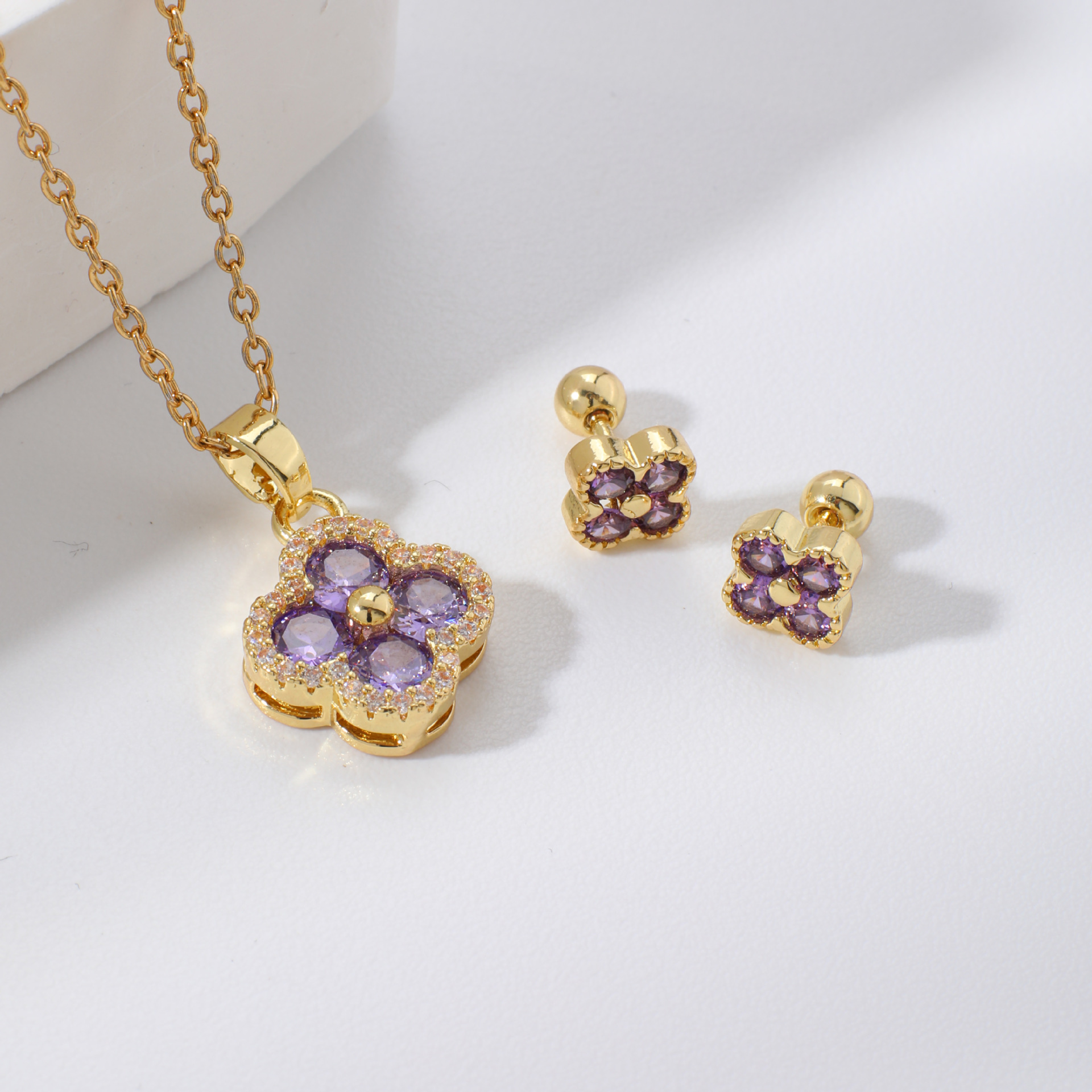 Kashi Accessories Set - Youthful Four-leaf Clover Zircon Necklace Stud Earrings Dopamine Necklace Stud Earrings Two-piece Set Wholesale for Women details Picture