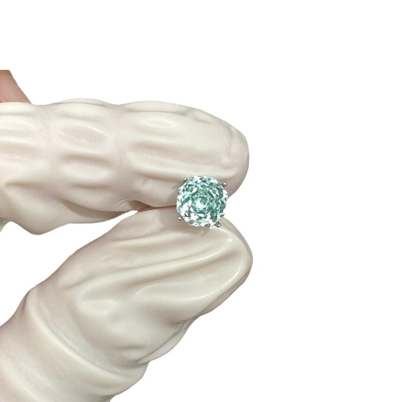 Mint Manbo Glacier Blue Rose cut Zircon stud earrings with a cool and dazzling design for ear piercings Item Picture