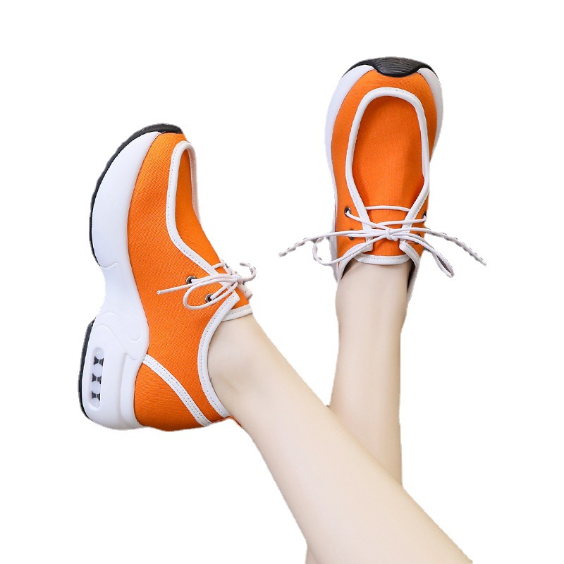 The large-sized single shoes for women in the 2022 autumn are fashionable canvas shoes with sponge soles and color-blocked women's lace-up sports shoes Item Picture